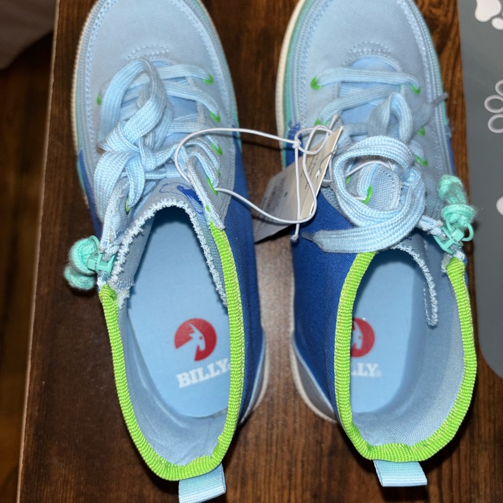 NEW Kids High-Top Sneakers - Picture 5 of 7